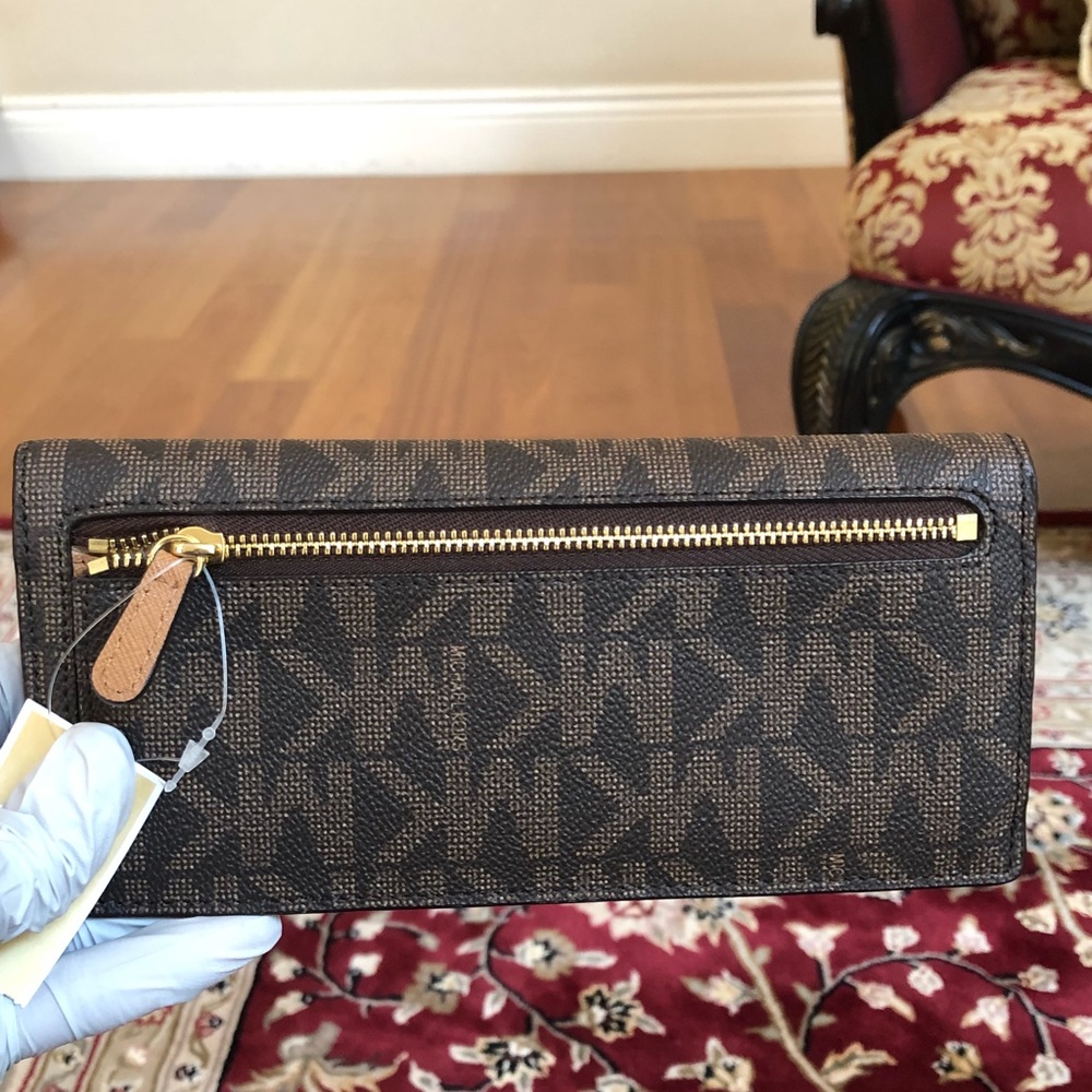 2pcs NWT michael Kors large crossbody&wallet set - Picture 5 of 8